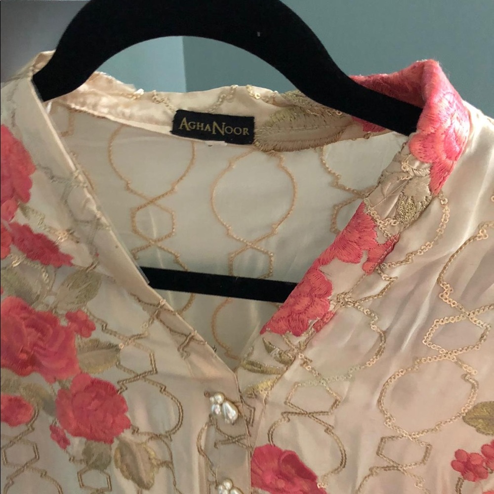 Agha noor kurti